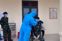 Chiến sĩ khỏe mạnh bị vi khuẩn não mô cầu tấn công, cách gì tránh bệnh?