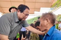 Thủ tướng Phạm Minh Chính thăm hỏi người dân Điện Biên chịu ảnh hưởng mưa lũ