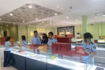 Quảng Ninh phát hiện lượng lớn thực phẩm chức năng, hàng giả nhập lậu