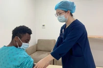 Người đàn ông tổn thương gan thận nặng do mắc sốt rét từ Nigieria