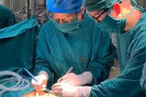 90 phút hồi sinh sự sống cho bệnh nhân ung thư tắc ruột nguy kịch