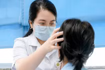 Tẩy nốt ruồi tại cơ sở thẩm mỹ không phép, cẩn thận biến chứng ung thư