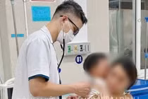 Hai anh em ngộ độc khí khi ngồi lâu trong ô tô