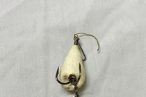 Hai trẻ hỏng mắt do móc câu găm vào mắt