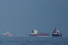 Chiến sự Trung Đông ngày 13/4, ông Trump tuyên bố phong tỏa Hormuz