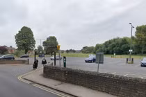 Đạp nhầm chân ga, vợ tông trúng khiến chồng tử vong