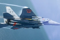 F-15E bắn tên lửa laser hạ UAV, bước ngoặt phòng không giá rẻ của Mỹ