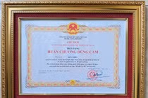 Truy tặng Huân chương Dũng cảm cho Thượng sĩ Kpă Thiệp