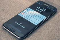 Điện thoại tự khởi động ban đêm coi chừng mất sạch tiền