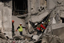 Tố Iran vi phạm lệnh ngừng bắn, Israel lệnh tấn công dữ dội