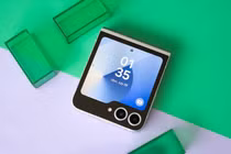 Galaxy Z Flip 7 FE: Màn ra mắt thất thế vì “cái bóng” cũ