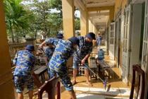Vùng 3 Hải quân giúp đỡ nhân dân khắc phục hậu quả sau mưa lũ