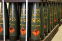 Mỹ loay hoay cải tiến vật liệu nổ, tăng tầm đạn pháo