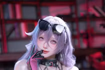 Tân binh nhà Tencent gây sốt nhờ hợp tác cùng hot coser