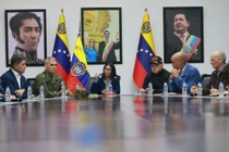 Tổng thống lâm thời Venezuela tổ chức cuộc họp nội các đầu tiên