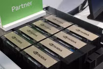 Startup AI Trung Quốc ung dung dùng 2.300 GPU Blackwell