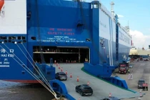 Quái vật năng lượng mặt trời của Trung Quốc đổ bộ Châu Âu 