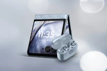 Motorola ra mắt Razr Swarovski và tai nghe Buds Loop lấp lánh cực đẹp