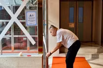 Trung Quốc nâng cảnh báo bão Wipha lên mức gần cao nhất