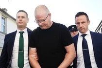 Chồng sát hại vợ, giấu thi thể dưới cầu thang trong nhà