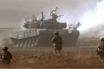 Nga phát động chiến dịch, Ukraine vào thế một cổ hai tròng