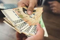 Hàn Quốc phát tiền cho mỗi người dân để kích thích kinh tế