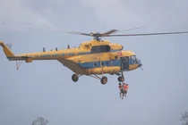 Quân đội sẵn sàng bay cứu hộ, ứng phó mưa lũ tại Nghệ An