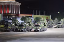 Dàn khí tài "khủng" diễu hành trên Quảng trường Ba Đình sau 40 năm