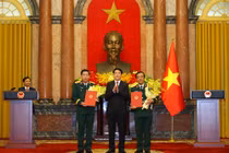 Hai Thứ trưởng Bộ Quốc phòng được thăng quân hàm Thượng tướng