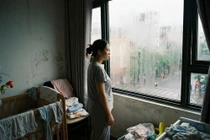 Vì sao nhà vẫn ẩm mốc dù máy hút ẩm chạy cả ngày?