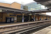 Thiếu nữ 17 tuổi bị cưỡng bức trong nhà vệ sinh trên tàu