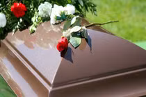 Cụ ông U70 bất ngờ "sống lại" trong tang lễ