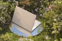 ASUS gây sốt với laptop AI siêu nhẹ, thiết kế biết “chạm” 