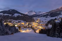 Mê đắm vẻ đẹp siêu thực của những ngôi làng cổ tích