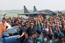 Ấn Độ vào thế "lưỡng đầu thọ địch", Kashmir như bom nổ chậm