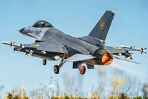 Ukraine thừa nhận lại làm rơi F-16