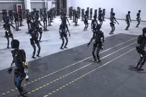 Trung Quốc cảnh báo mối đe dọa từ robot hình người