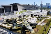 Xây dựng tượng đài chiến sĩ các nước giúp đỡ Việt Nam trong các cuộc kháng chiến