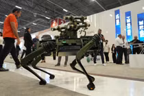 Thổ Nhĩ Kỳ trình làng robot chó chiến đấu, có thể mang theo đạn dẫn đường