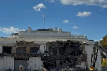 Nhà Trắng bắt đầu phá dỡ một phần Cánh Đông xây phòng khiêu vũ