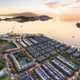 Vinhomes Pearl Bay tọa lạc tại vị trí kết nối trung tâm Nha Trang với quần thể du lịch Vinpearl Hòn Tre và cảng tàu biển
