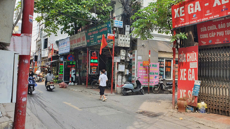 Ha Noi: Thanh nien nghi 'ngao da' chem nhieu nguoi di duong