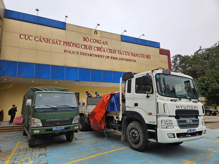 Đoàn công tác cứu hộ của Bộ Công an Việt Nam gấp rút tới Myanmar - Hình 2 Doan cong tac cuu ho cua Bo Cong an Viet Nam gap rut toi Myanmar-Hinh-2