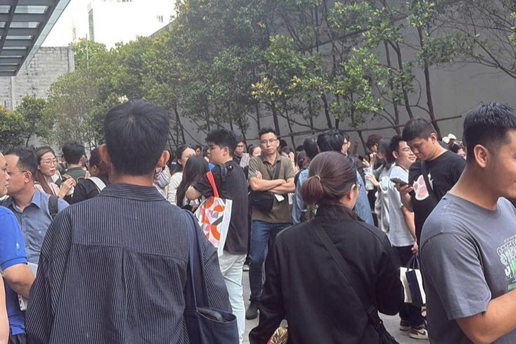 Du chan dong dat Myanmar khien TP HCM rung lac, nhieu nguoi hoang so-Hinh-3