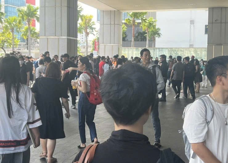 Du chan dong dat Myanmar khien TP HCM rung lac, nhieu nguoi hoang so-Hinh-2