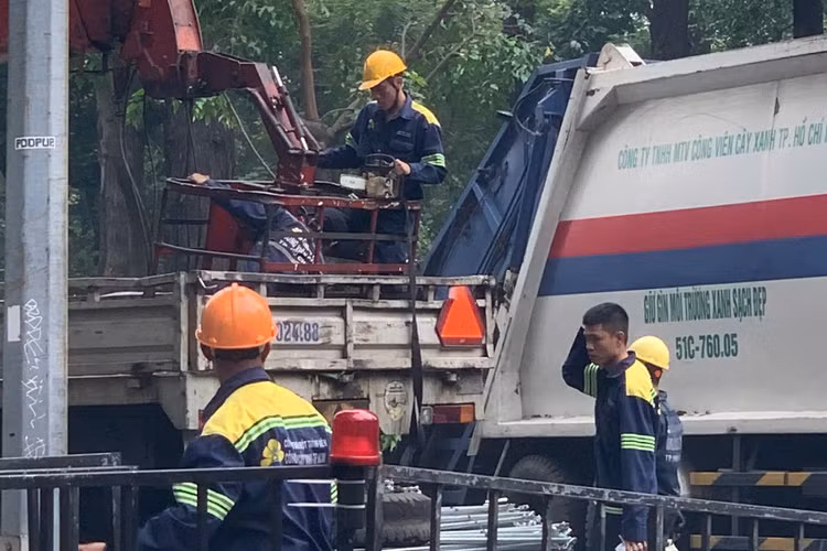 Huong ve ngay dai le, TP HCM gap rut hoan thien san khau, khan dai-Hinh-4