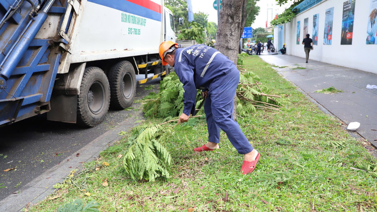Huong ve ngay dai le, TP HCM gap rut hoan thien san khau, khan dai-Hinh-2