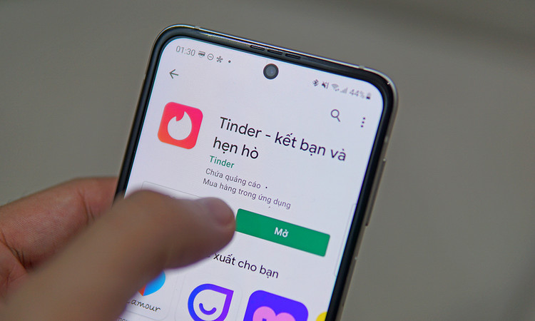 Ha Noi: Hen ho qua Tinder, nguoi phu nu mat 5,4 ty