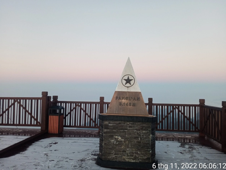 Dinh Fansipan duoi muc 0 do C, suong muoi phu trang mot lop mong-Hinh-2