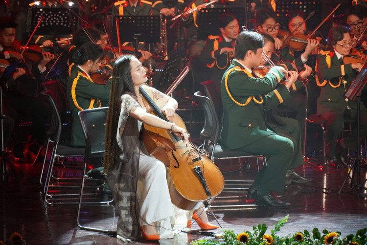 “Bai ca Thong nhat” vang vong hao khi dai thang mua Xuan nam 1975-Hinh-5